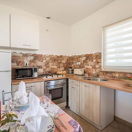 Apartment Radeki Glavica 112B Loborika Екстер'єр фото