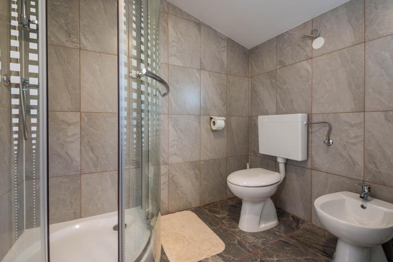 Apartment Radeki Glavica 112B Loborika Екстер'єр фото