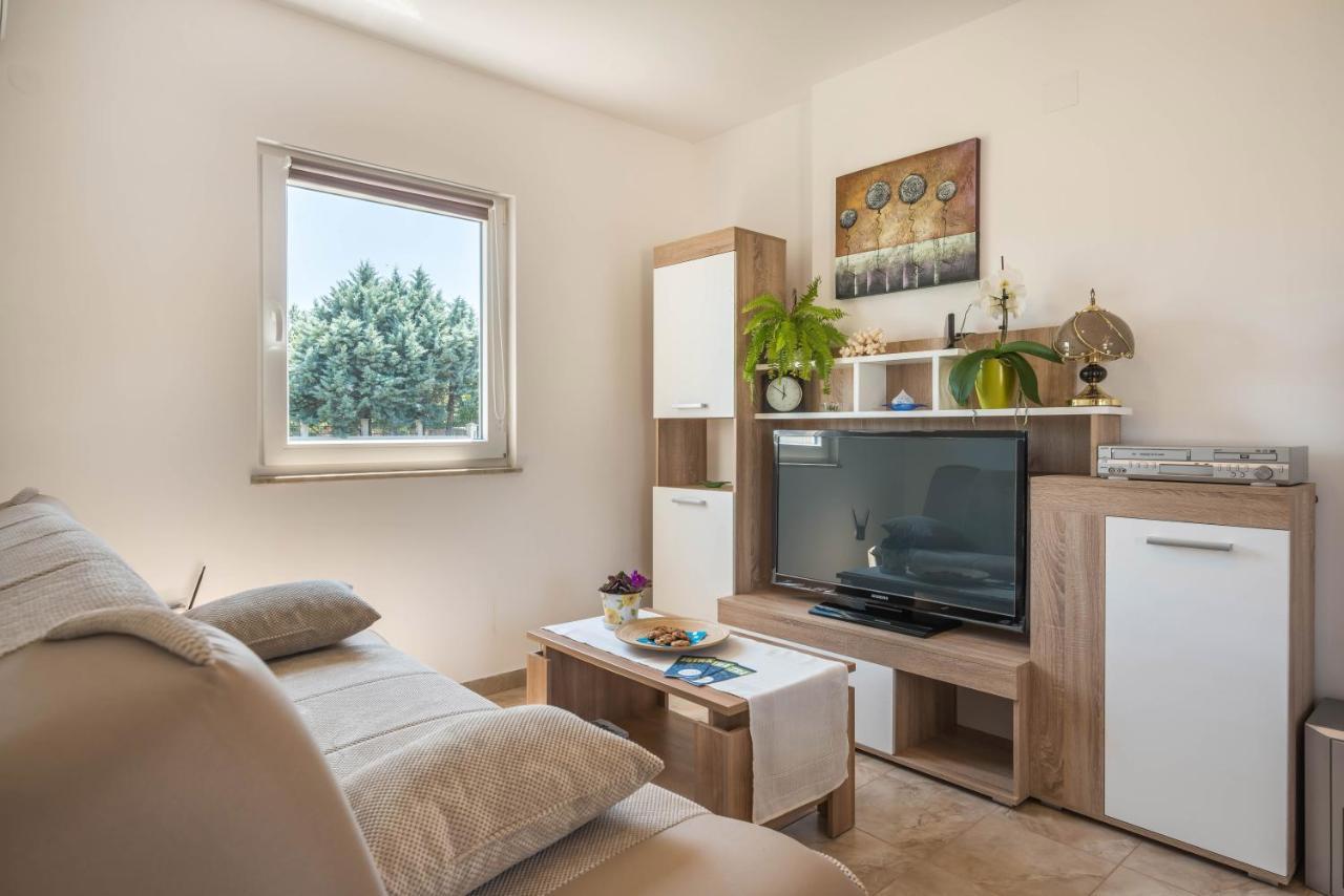 Apartment Radeki Glavica 112B Loborika Екстер'єр фото